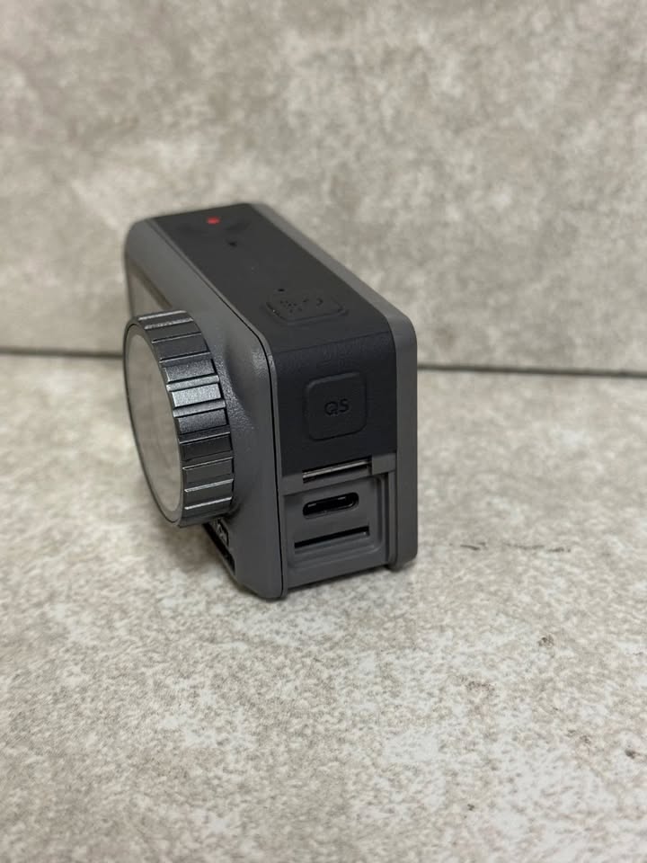 DJI AC001 DJI Osmo Action Camera - Black W/ Frame