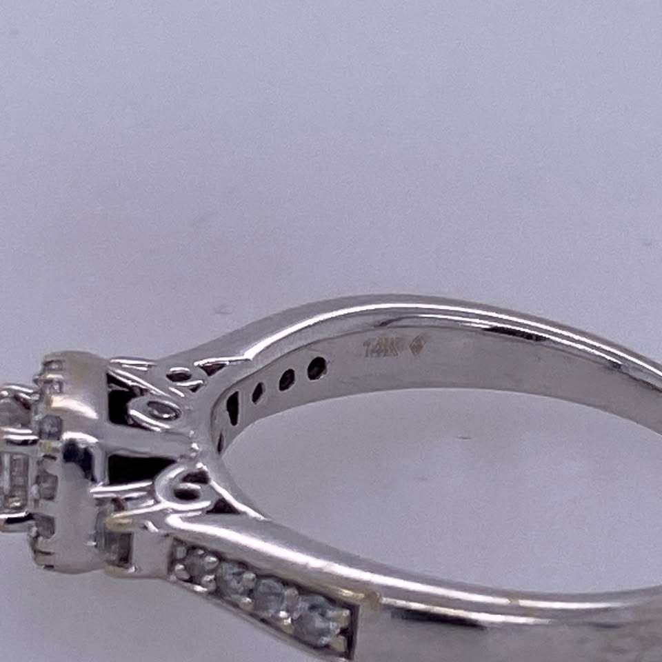 14k White Gold Diamond Ladies Engagement/Wedding Ring