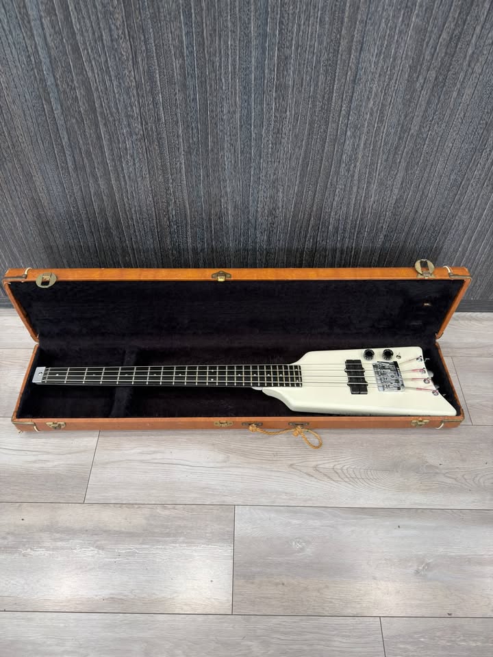 Kramer The Duke Bass Guitar 1980s - Cream