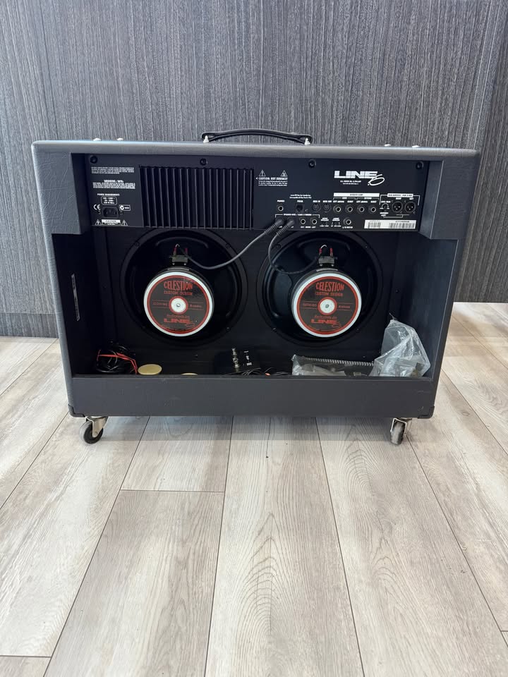 Line 6 Duoverb Amplifier With Foot Switch,Wheel Cups, Power Cord, & Manual