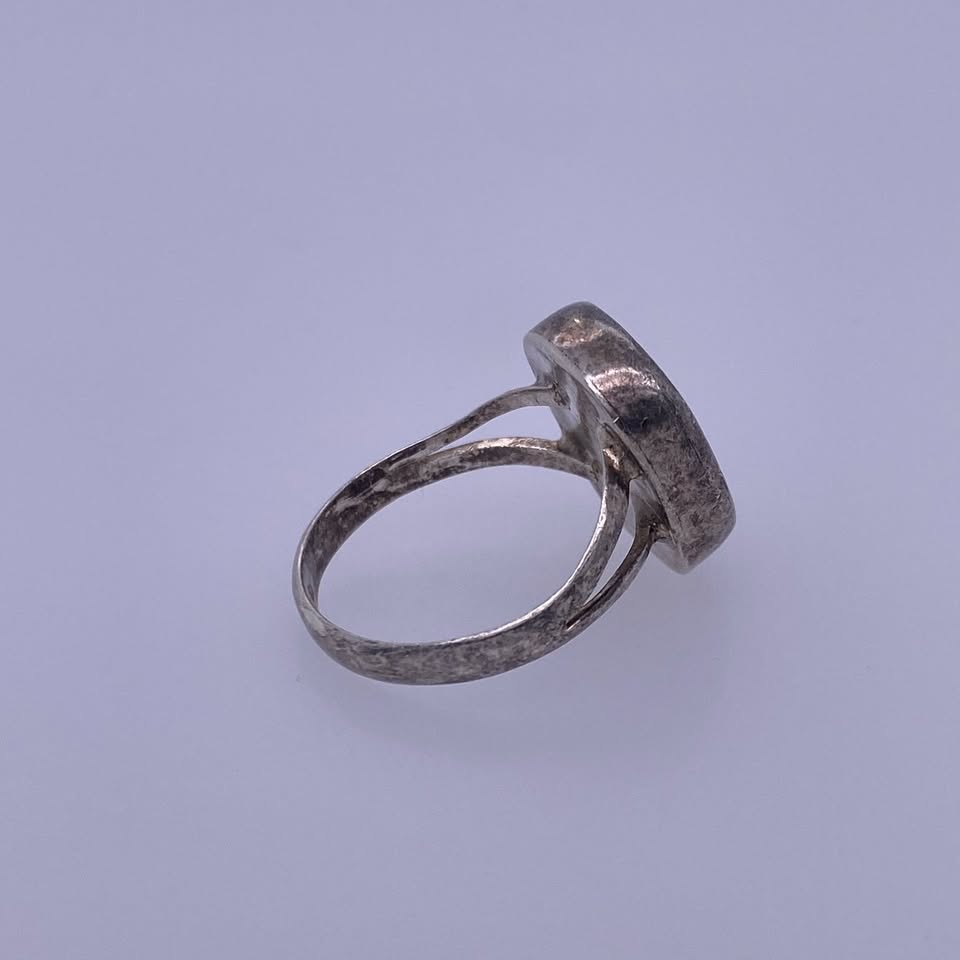925 Sterling Silver Ring With Black/Blue Plastic Stone