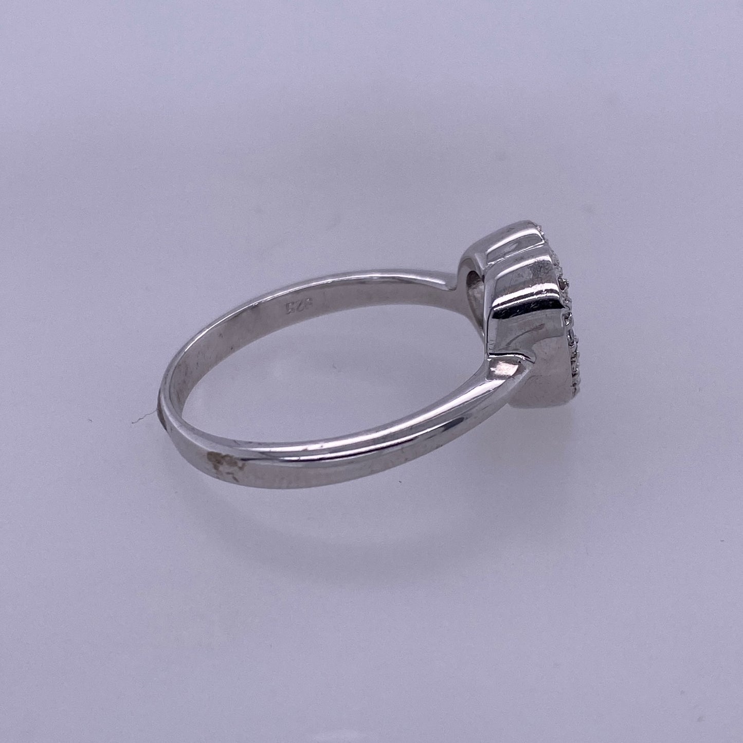 925 Sterling Silver Hert Ring With CZ Stones