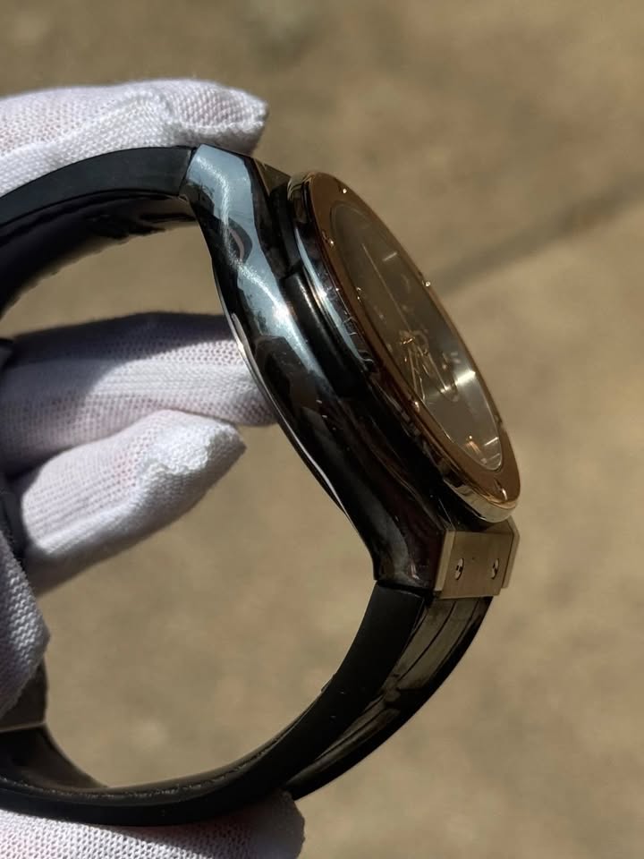 Hublot Classic Fusion 18k Rose Gold/Titanium 45mm 521.NO.1181.LR