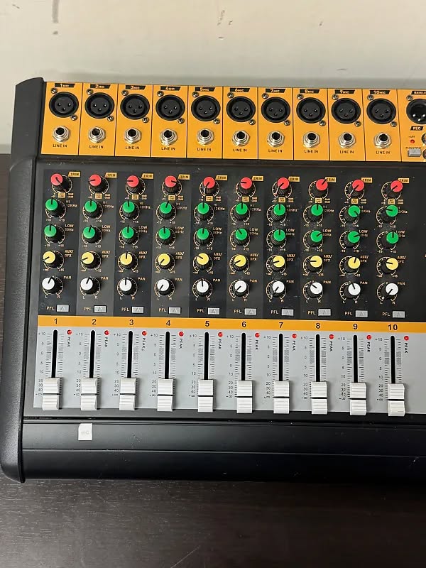 SKP AUDIO VZ-100 II Recording Stereo Powered Console