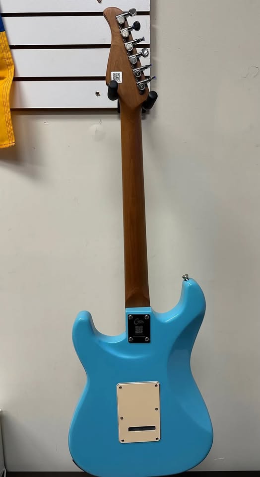 Mooer GTRS S800 Baby Blue Electric Guitar