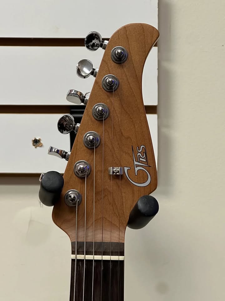 Mooer GTRS S800 Baby Blue Electric Guitar