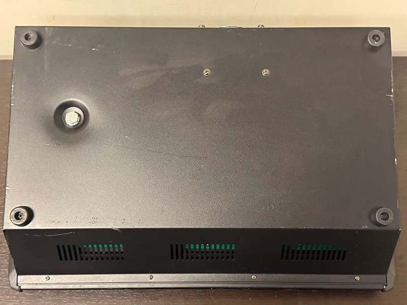 SKP AUDIO VZ-100 II Recording Stereo Powered Console