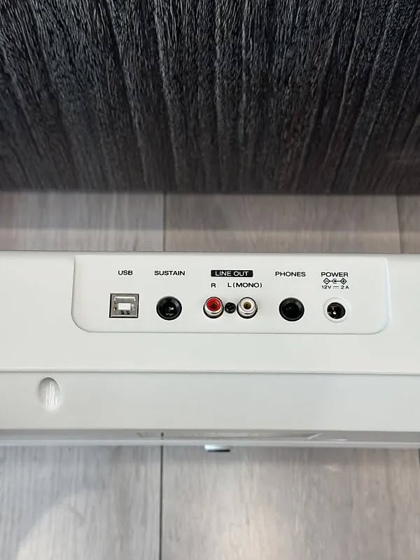 Alesis Recital 88-Key Digital Piano 2010s - WHITE