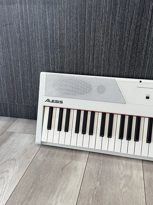 Alesis Recital 88-Key Digital Piano 2010s - WHITE