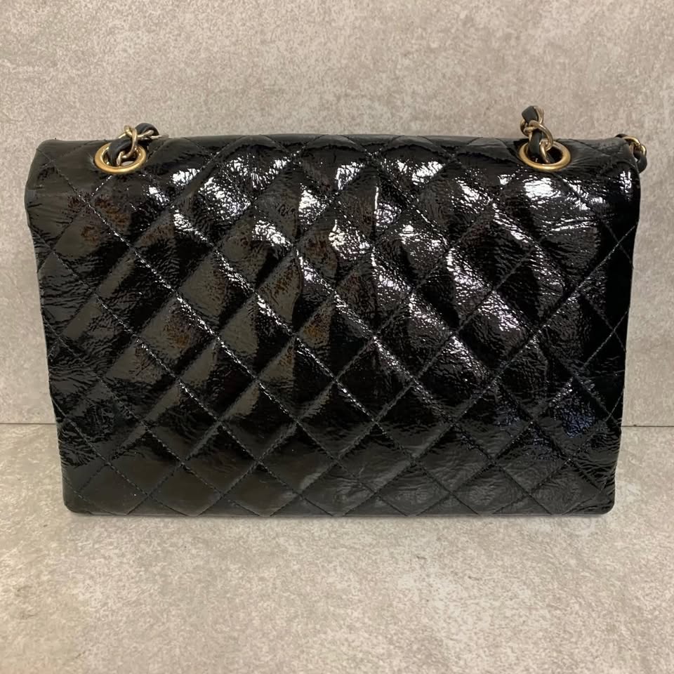 CHANEL PAGODA ACCORDION FLAP BAG QUILTED PATENT LEATHER -- BLACK