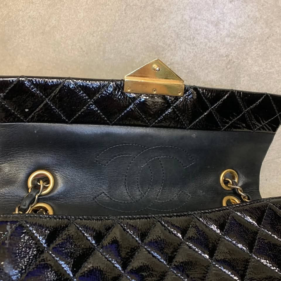 CHANEL PAGODA ACCORDION FLAP BAG QUILTED PATENT LEATHER -- BLACK
