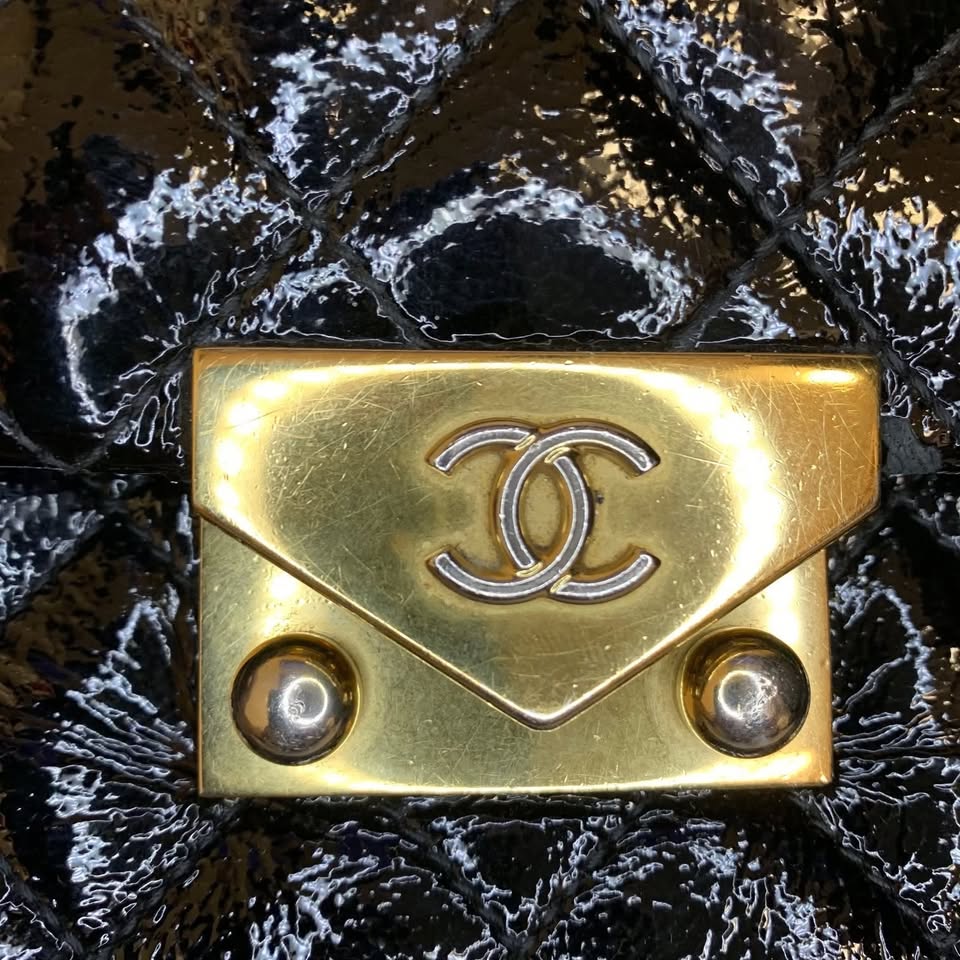 CHANEL PAGODA ACCORDION FLAP BAG QUILTED PATENT LEATHER -- BLACK