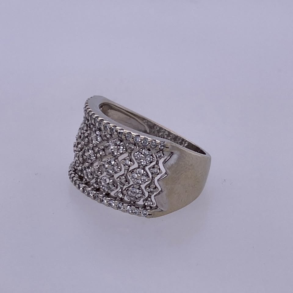 18k White Gold Diamond Women's Statement Ring