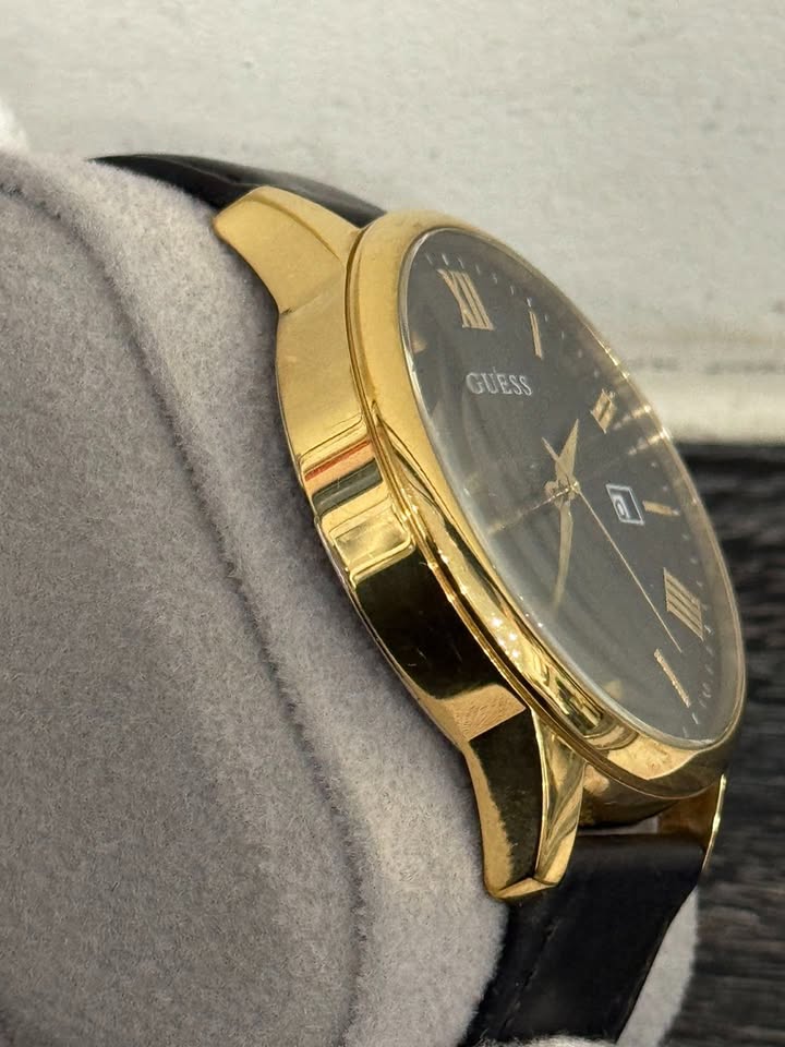 Guess U0972G2 Men’s Black Leather Gold Watch