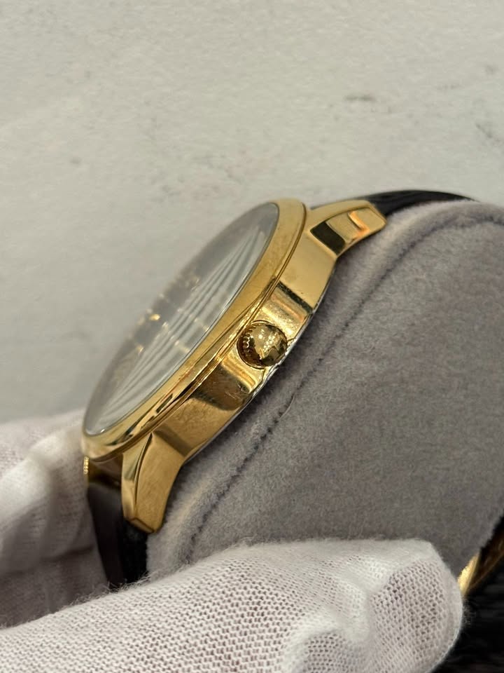 Guess U0972G2 Men’s Black Leather Gold Watch