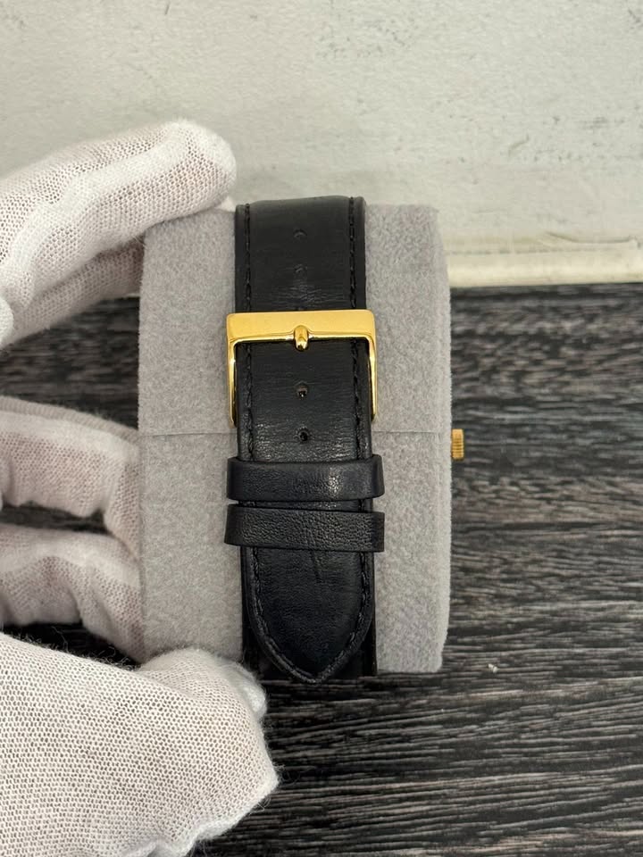 Guess U0972G2 Men’s Black Leather Gold Watch