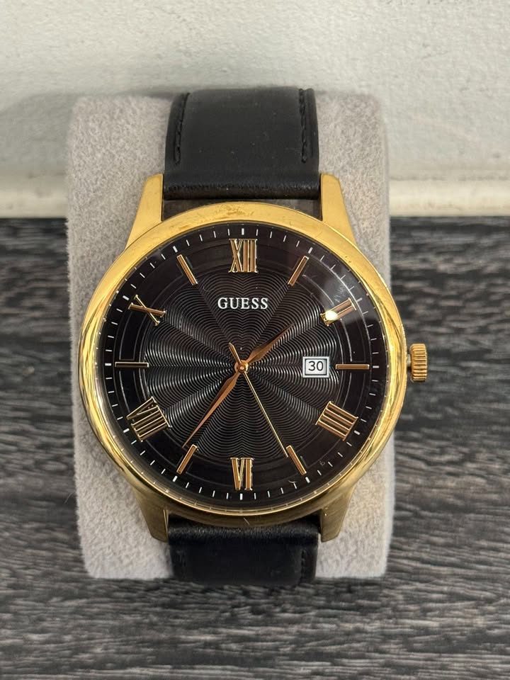 Guess U0972G2 Men’s Black Leather Gold Watch