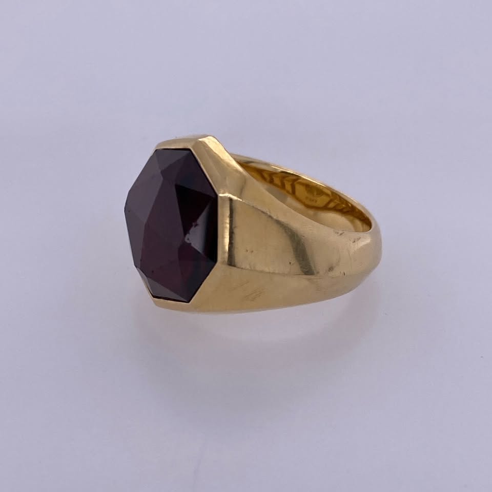 David Yurman 18K Yellow Gold Faceted Signet Ring