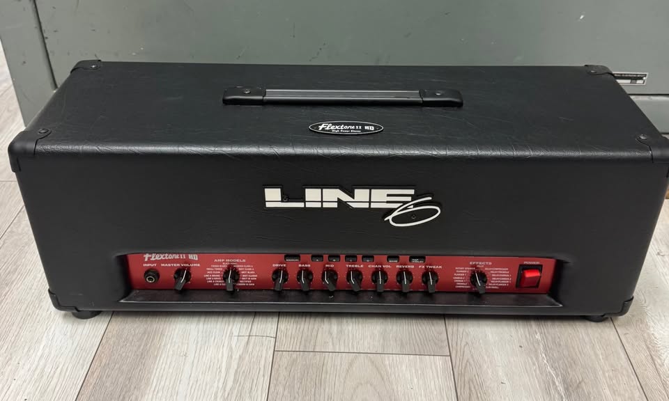Line 6 Flextone II Guitar Amplifier AMP - 100 Watt