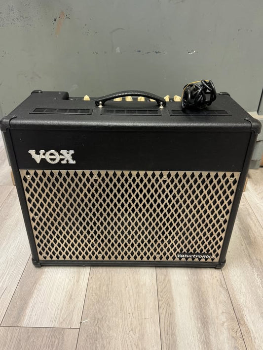 Vox VT50 Valvetronix Guitar Combo Amplifier (50 Watts, 1x12")