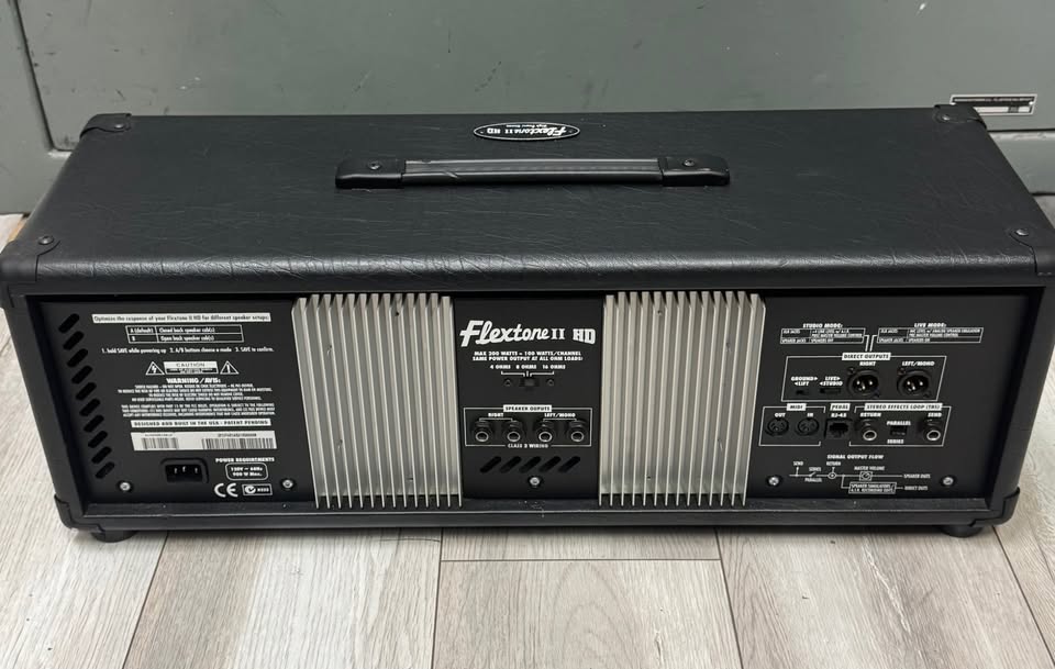 Line 6 Flextone II Guitar Amplifier AMP - 100 Watt