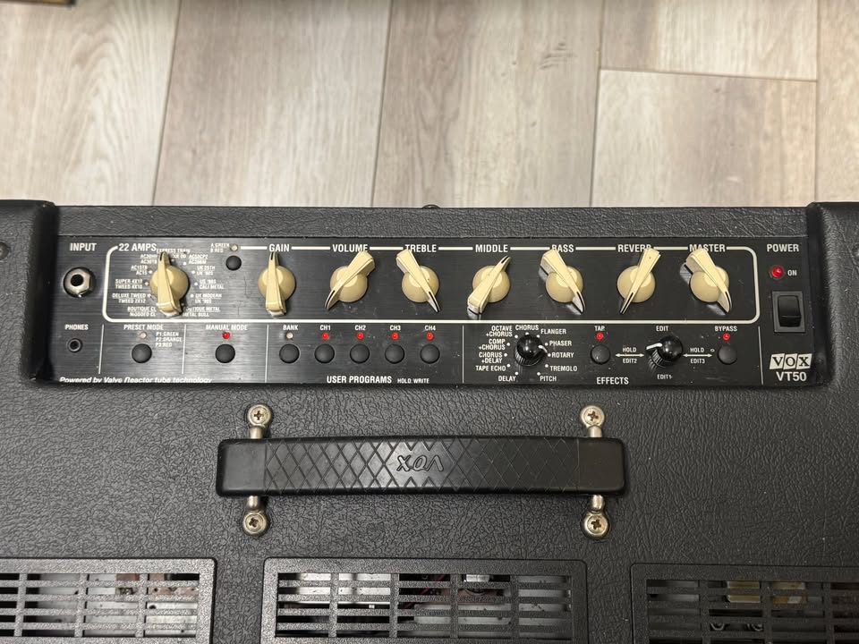 Vox VT50 Valvetronix Guitar Combo Amplifier (50 Watts, 1x12")