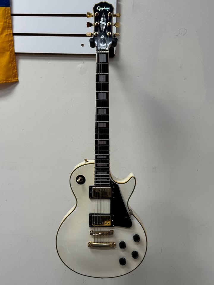 Epiphone Les Paul Gibson White Electric 6 String Guitar