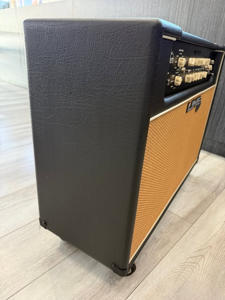 Line 6 Duoverb Amplifier With Foot Switch,Wheel Cups, Power Cord, & Manual