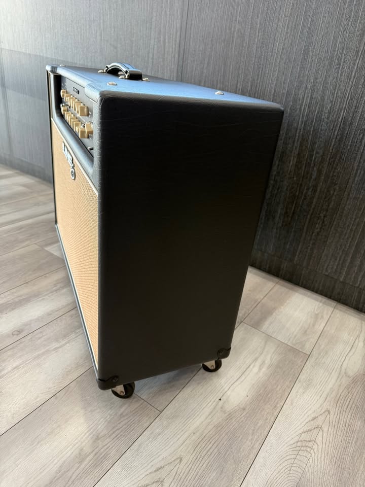 Line 6 Duoverb Amplifier With Foot Switch,Wheel Cups, Power Cord, & Manual