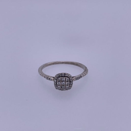 925 Sterling Silver Ladies Ring W/ Round Diamond Stones