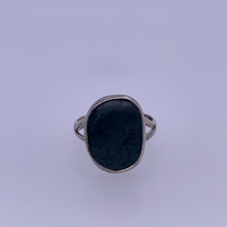 925 Sterling Silver Ring With Black/Blue Plastic Stone