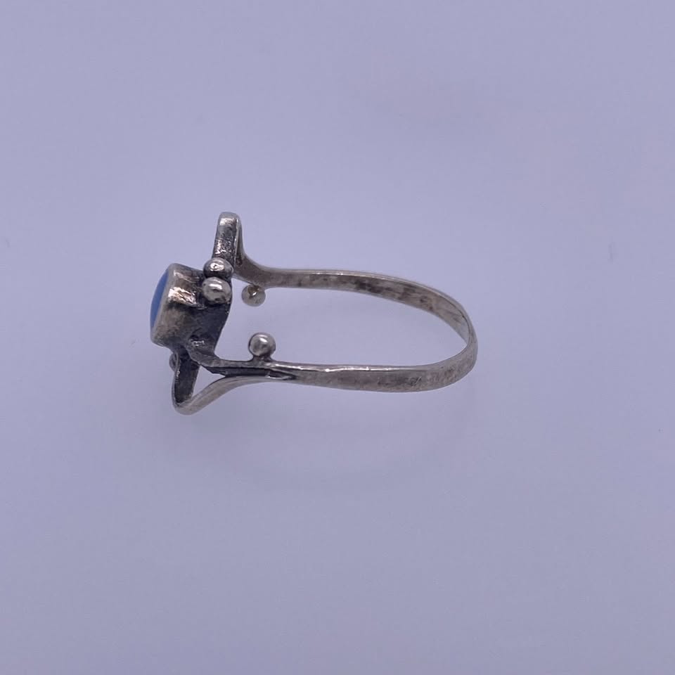 925 Sterling Silver Ring With Purple/Blue Plastic Stone