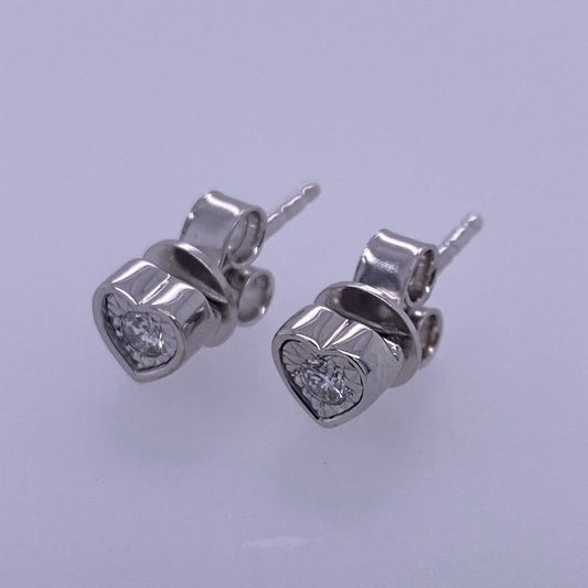 14k White Gold Ladies Heart Stud Diamond Earrings