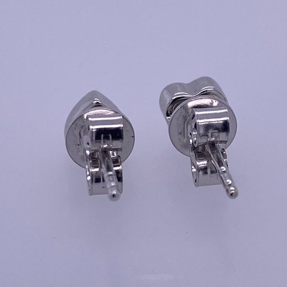 14k White Gold Ladies Heart Stud Diamond Earrings