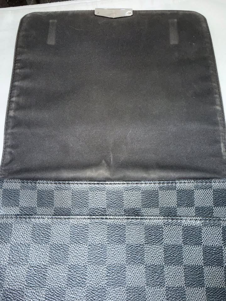 Louis Vuitton Damier Graphite Canvas District PM Messenger Bag-With Authenticity