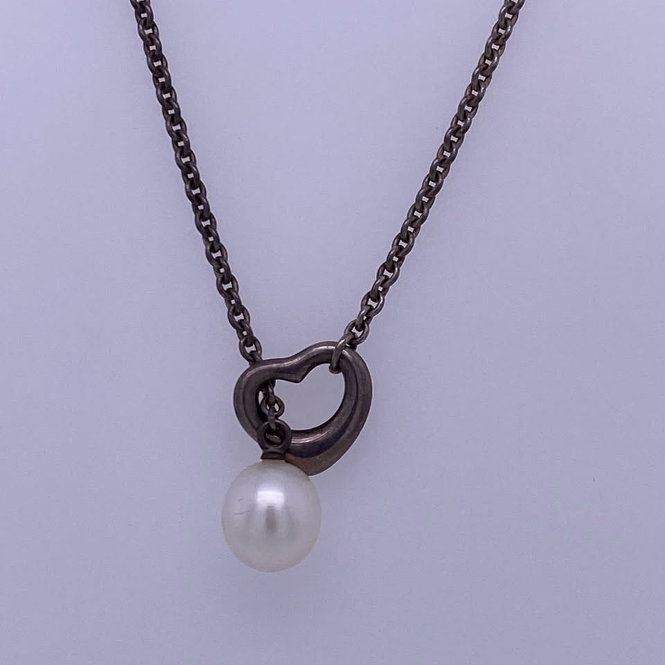 Tiffany & co. Elsa Peretti Open Heart Pearl Lariat Necklace.
