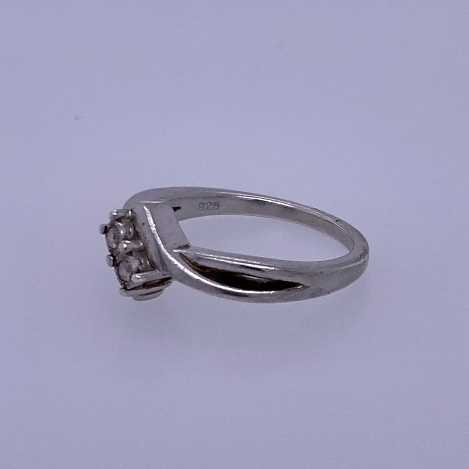925 Silver Ladies Statement Ring W/ Two Clear Colored Stones