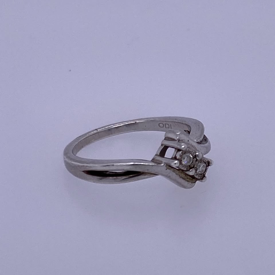 925 Silver Ladies Statement Ring W/ Two Clear Colored Stones
