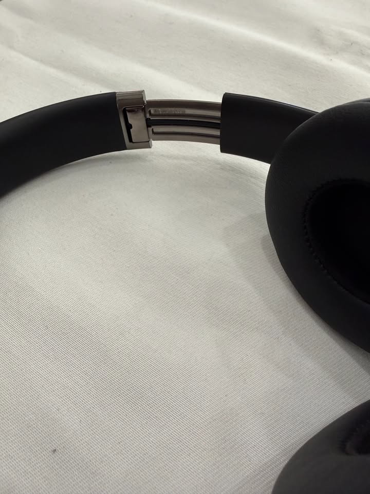 Beats Solo 4-Black