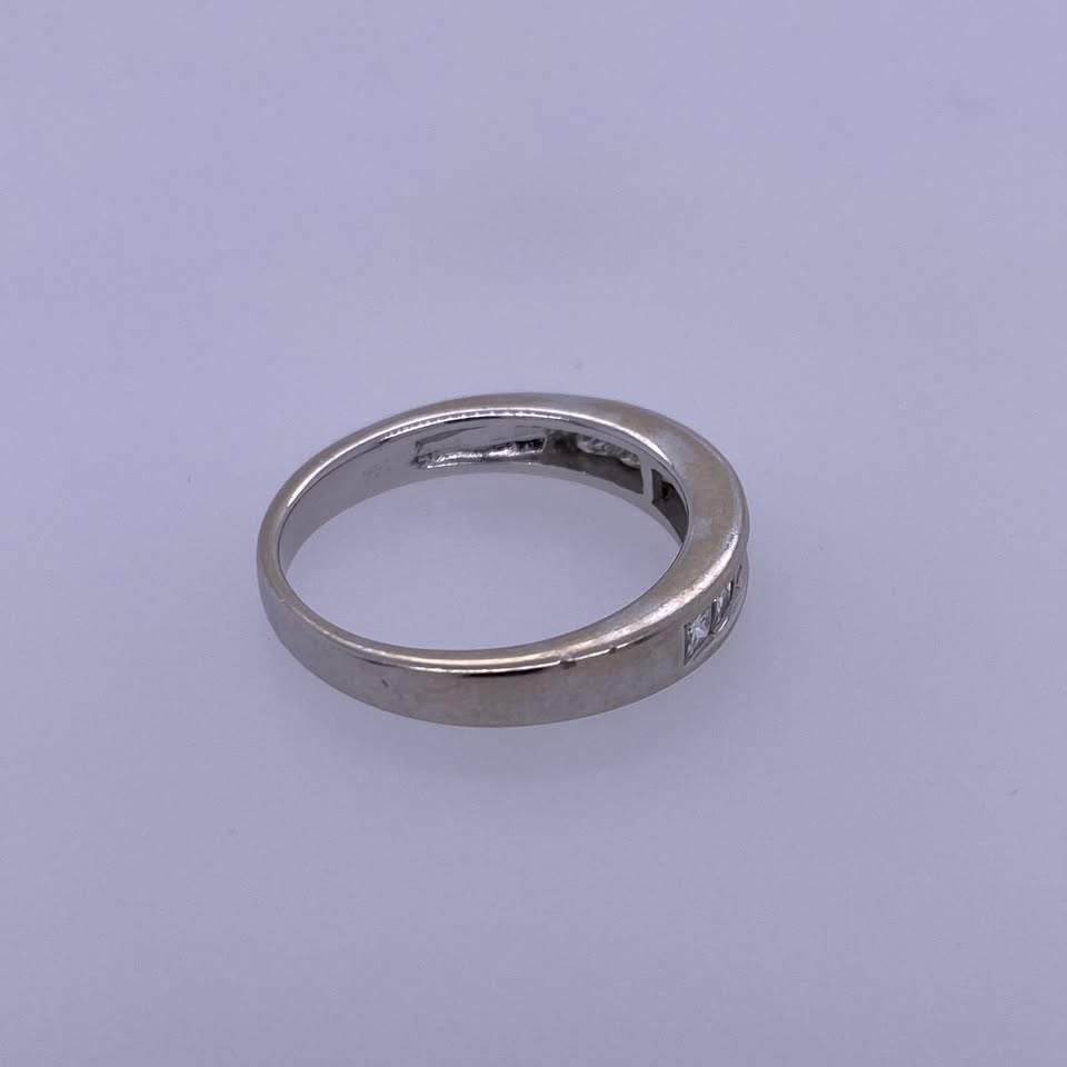 14K White Gold Diamond Wedding Band