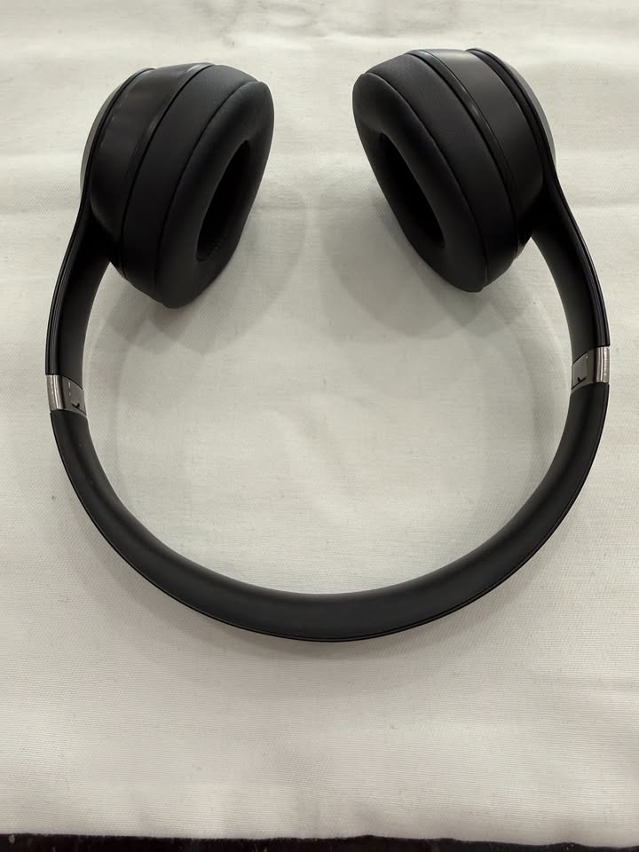 Beats Solo 4-Black