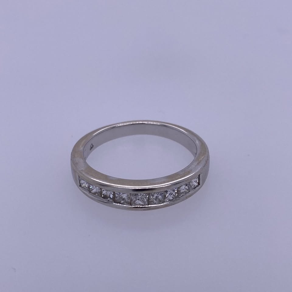 14K White Gold Diamond Wedding Band