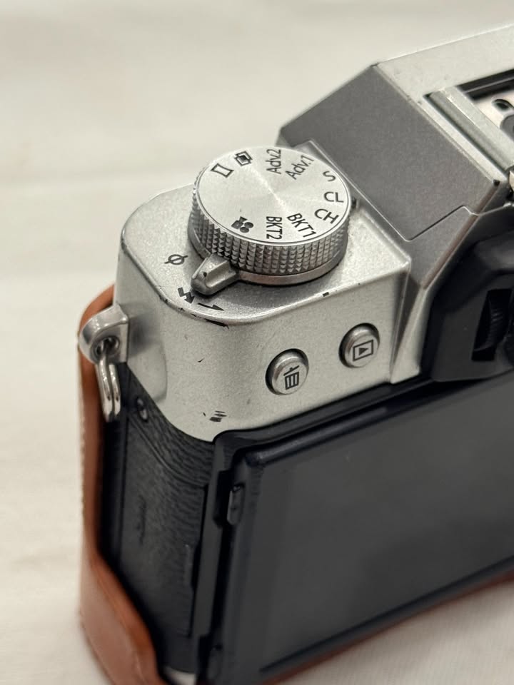 Fujifilm X-T30 Mirrorless Digital Camera Silver