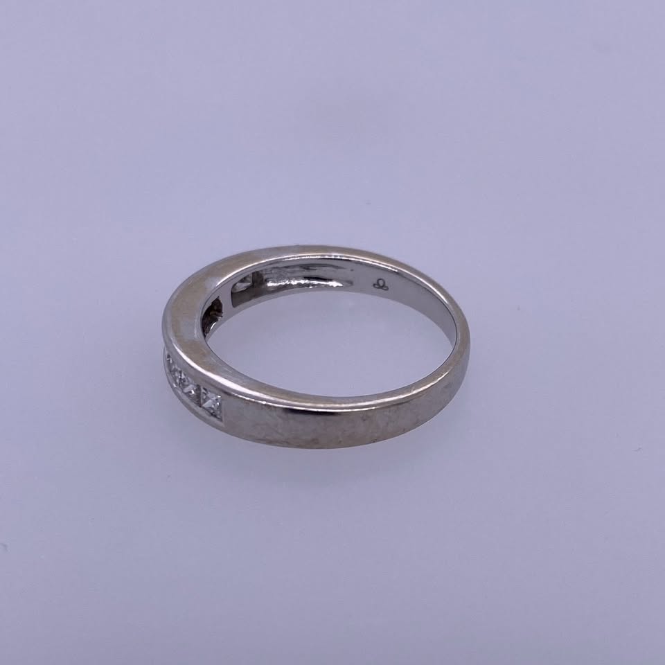 14K White Gold Diamond Wedding Band