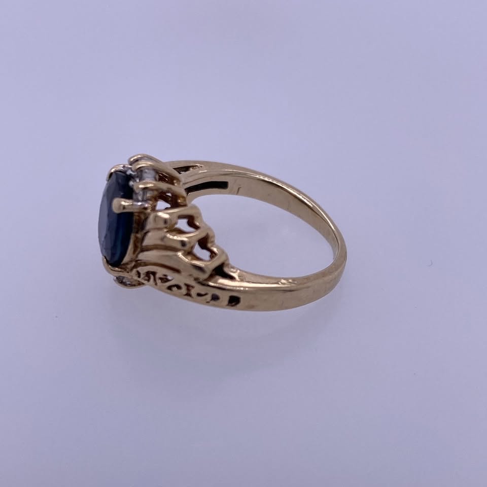 10K Yellow Gold Ring With Blue Artif Colored Stone