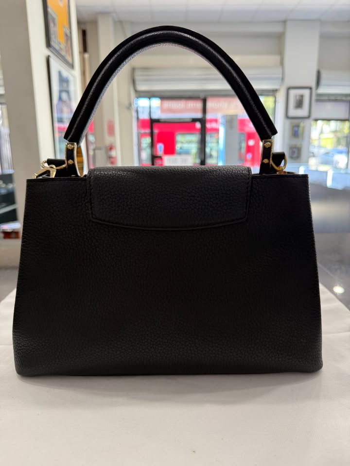 Louis Vuitton Capucines MM Leather Crossbody Bag-M42259