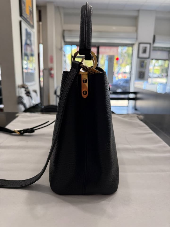 Louis Vuitton Capucines MM Leather Crossbody Bag-M42259