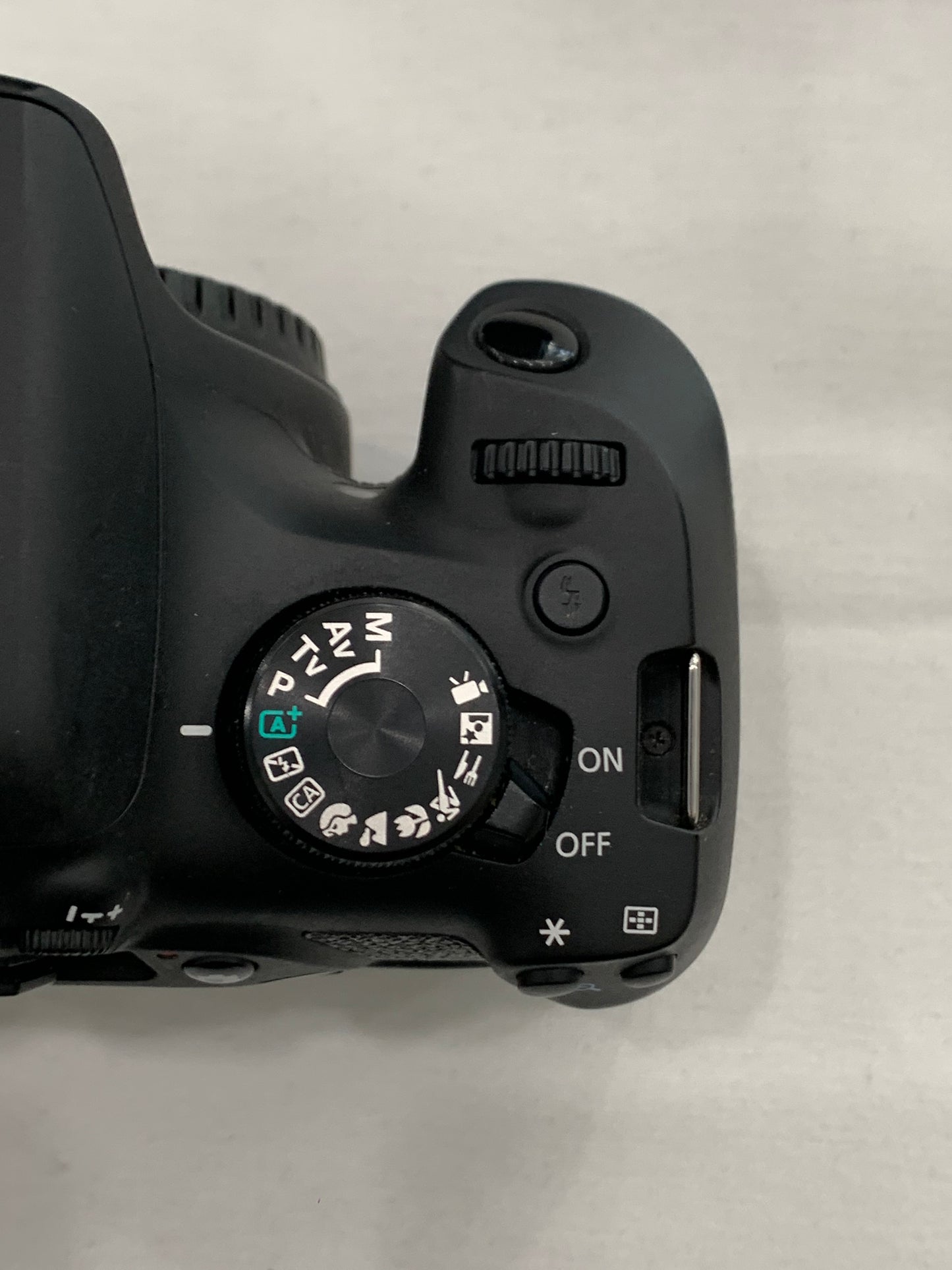 Canon EOS Rebel T6 DS126621 Digital SLR Camera