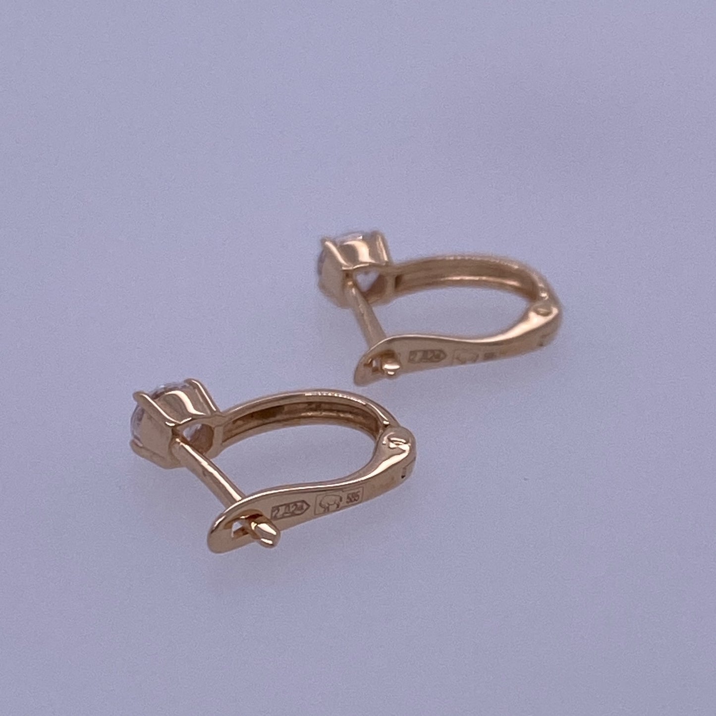 14k Yellow Gold Classic Lever Back Single Stone Earrings