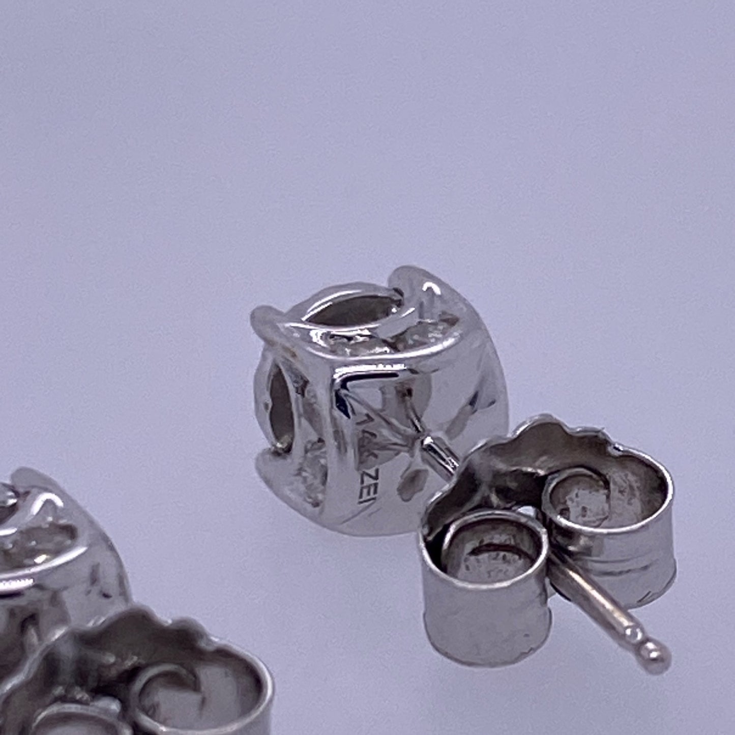 14k White Gold Single Stud Diamond Earrings